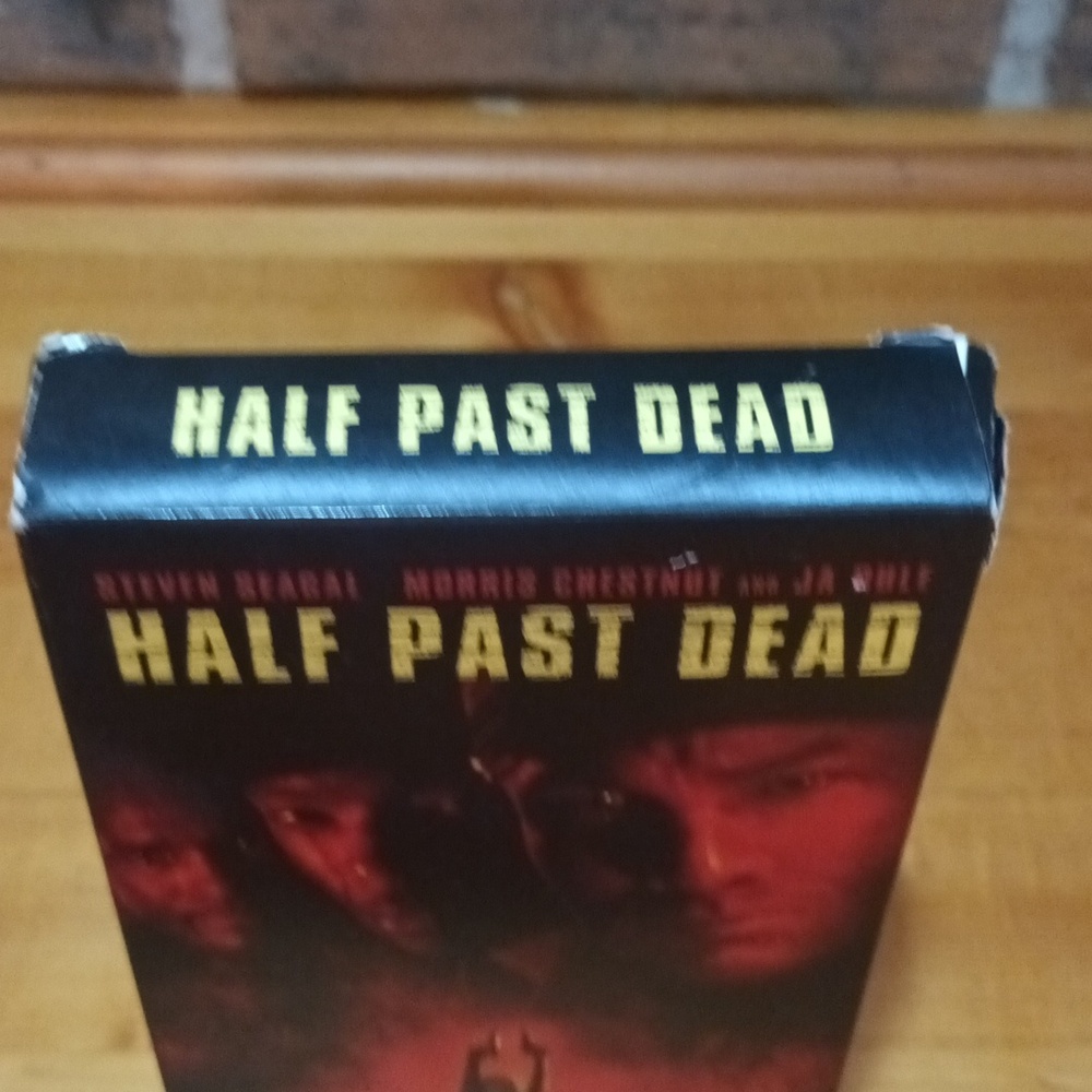 Half Past Dead 2002  Action Thriller vhs tape - Picture 5 of 7